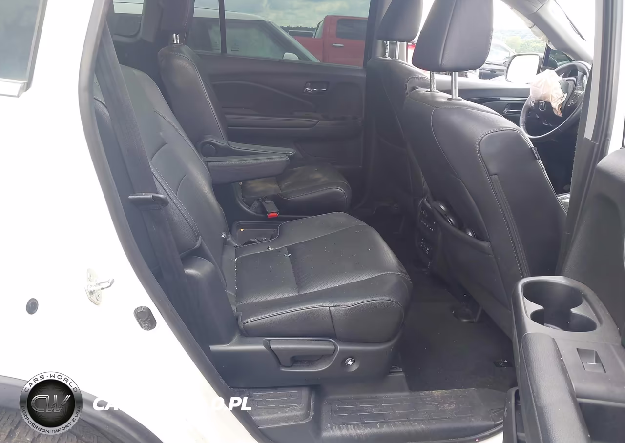 2018 Honda Pilot Elite VIN:5FNYF6H0XJB005458 - 8