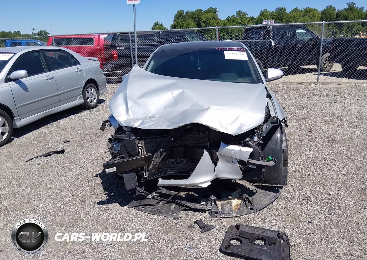 2018 Hyundai Elantra Value Edition VIN:5NPD84LF7JH339599 - 13