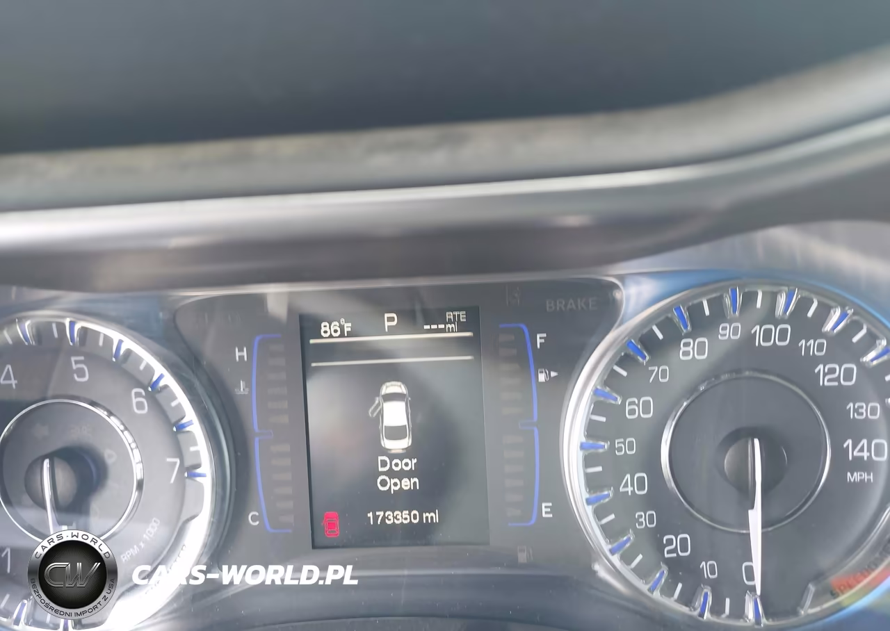 2015 Chrysler 200 Limited VIN:1C3CCCABXFN607738 - 7