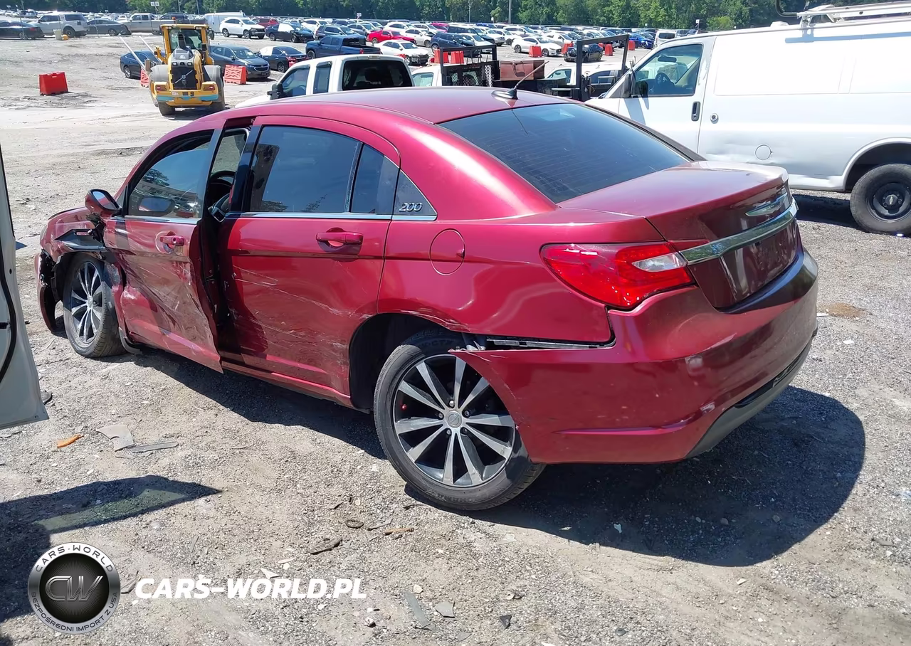 2013 Chrysler 200 Touring VIN:1C3CCBBB8DN539767 - 3