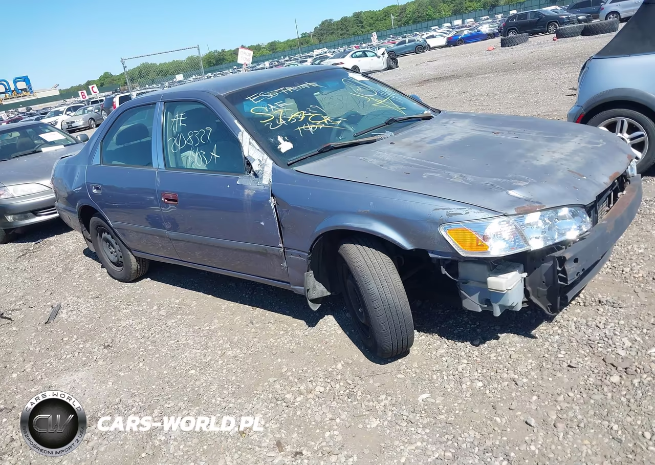 2000 Toyota Camry Ce – zdjęcie 1 z 10
