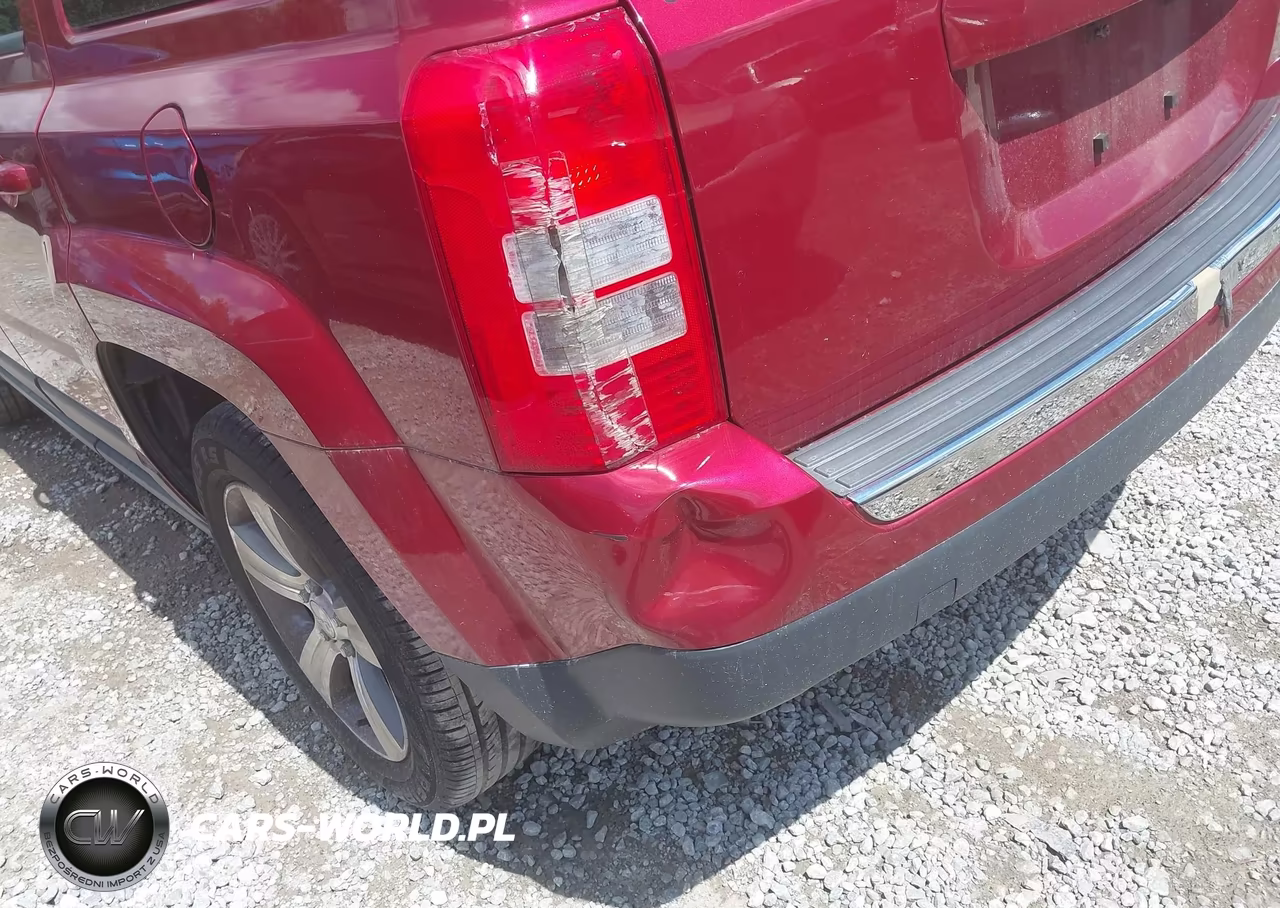 2016 Jeep Patriot High Altitude Edition VIN:1C4NJPFA0GD698611 - 16