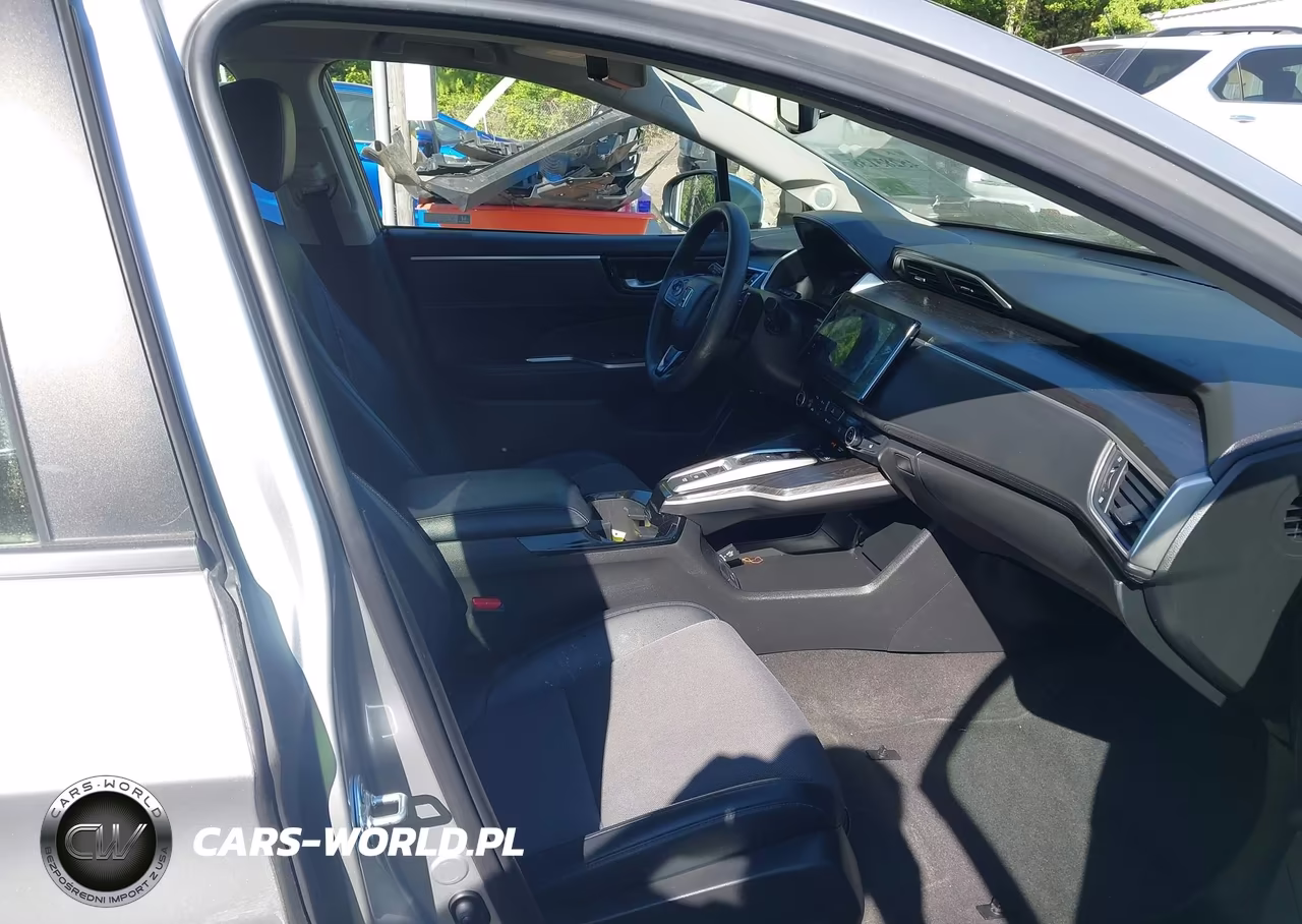 2018 Honda Clarity Plug-In Hybrid VIN:JHMZC5F13JC018115 - 5