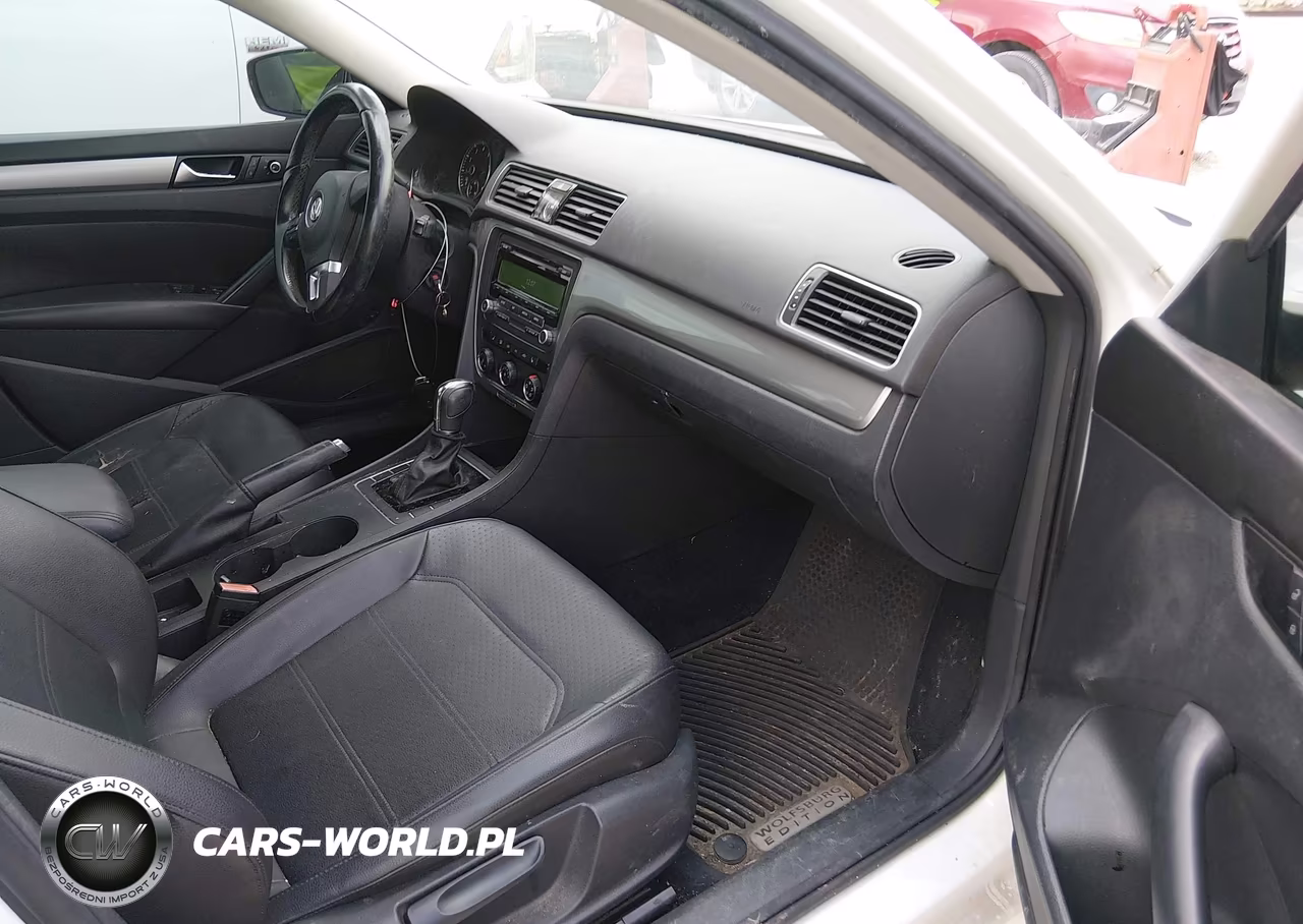 2014 Volkswagen Passat 1.8T Wolfsburg Edition VIN:1VWAT7A33EC034370 - 5