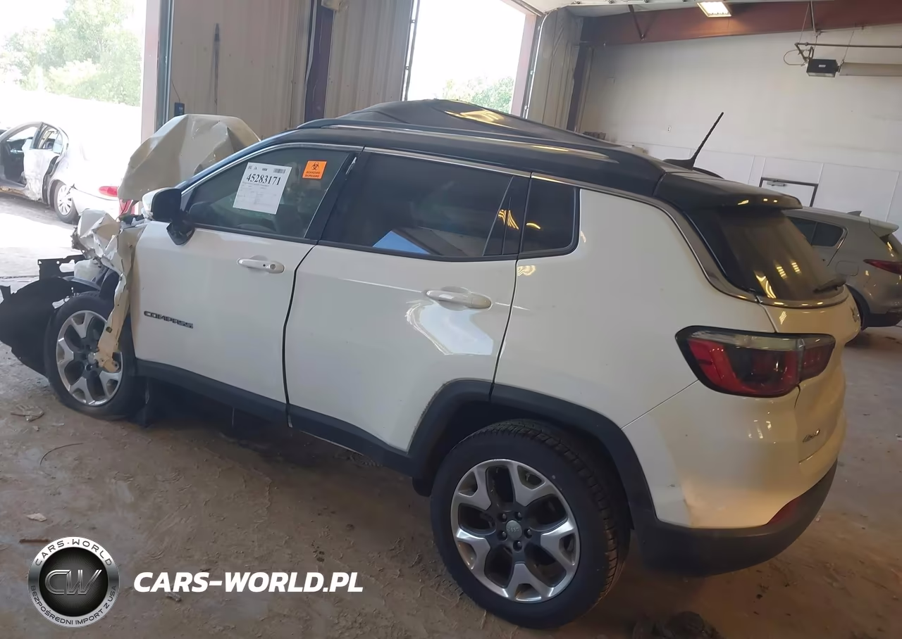 2018 Jeep Compass Limited 4X4 VIN:3C4NJDCB5JT315095 - 3