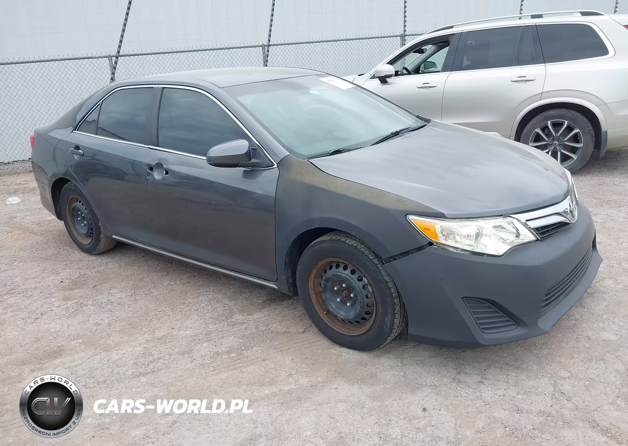 2012 Toyota Camry Le – zdjęcie 1 z 11