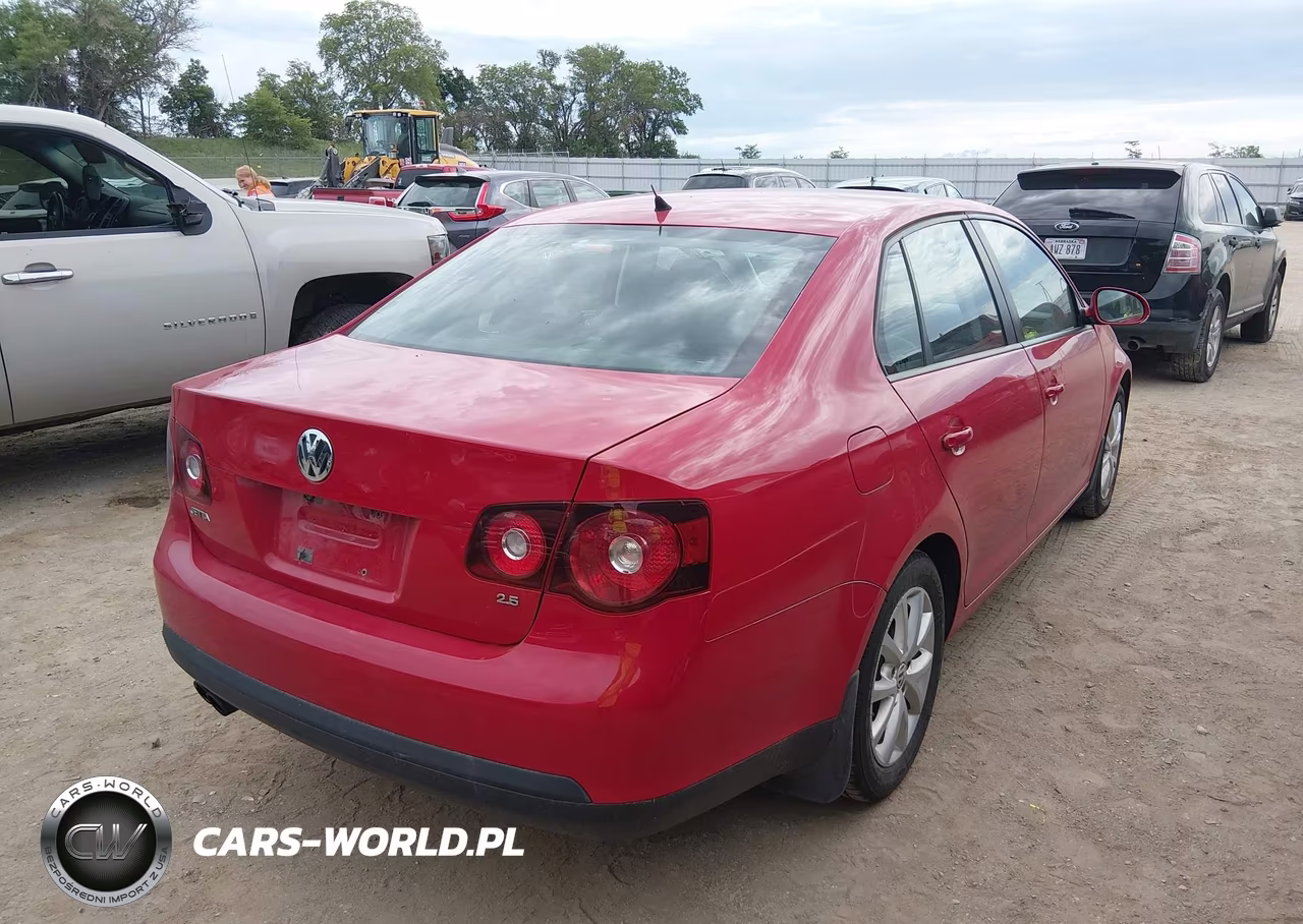 2010 Volkswagen Jetta Limited Edition VIN:3VWAX7AJ1AM109837 - 4