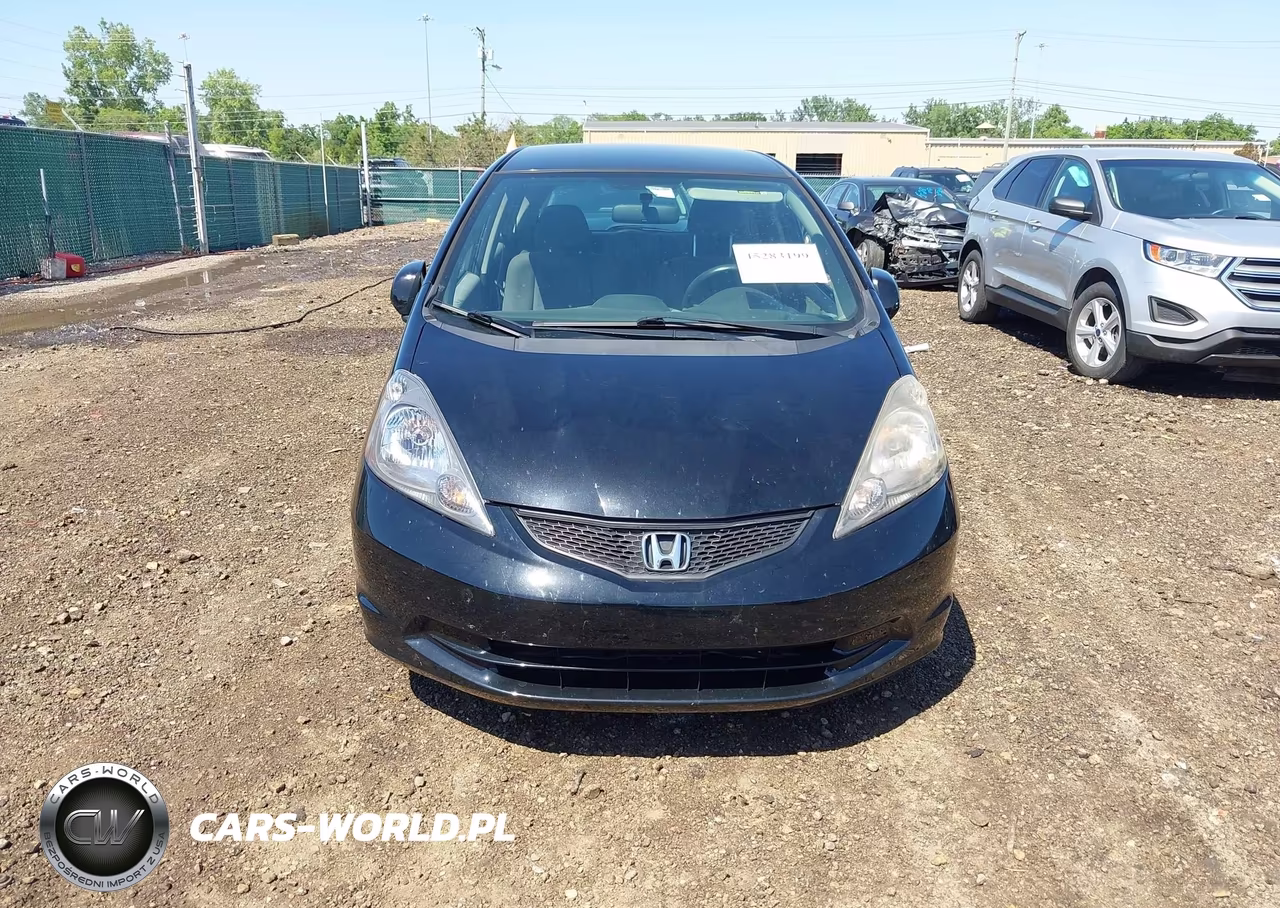 2013 Honda Fit VIN:JHMGE8H3XDC015234 - 12
