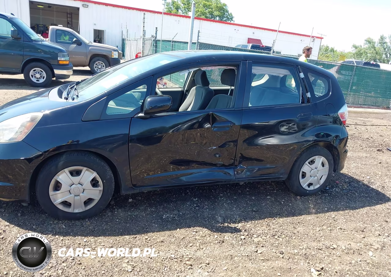 2013 Honda Fit VIN:JHMGE8H3XDC015234 - 6