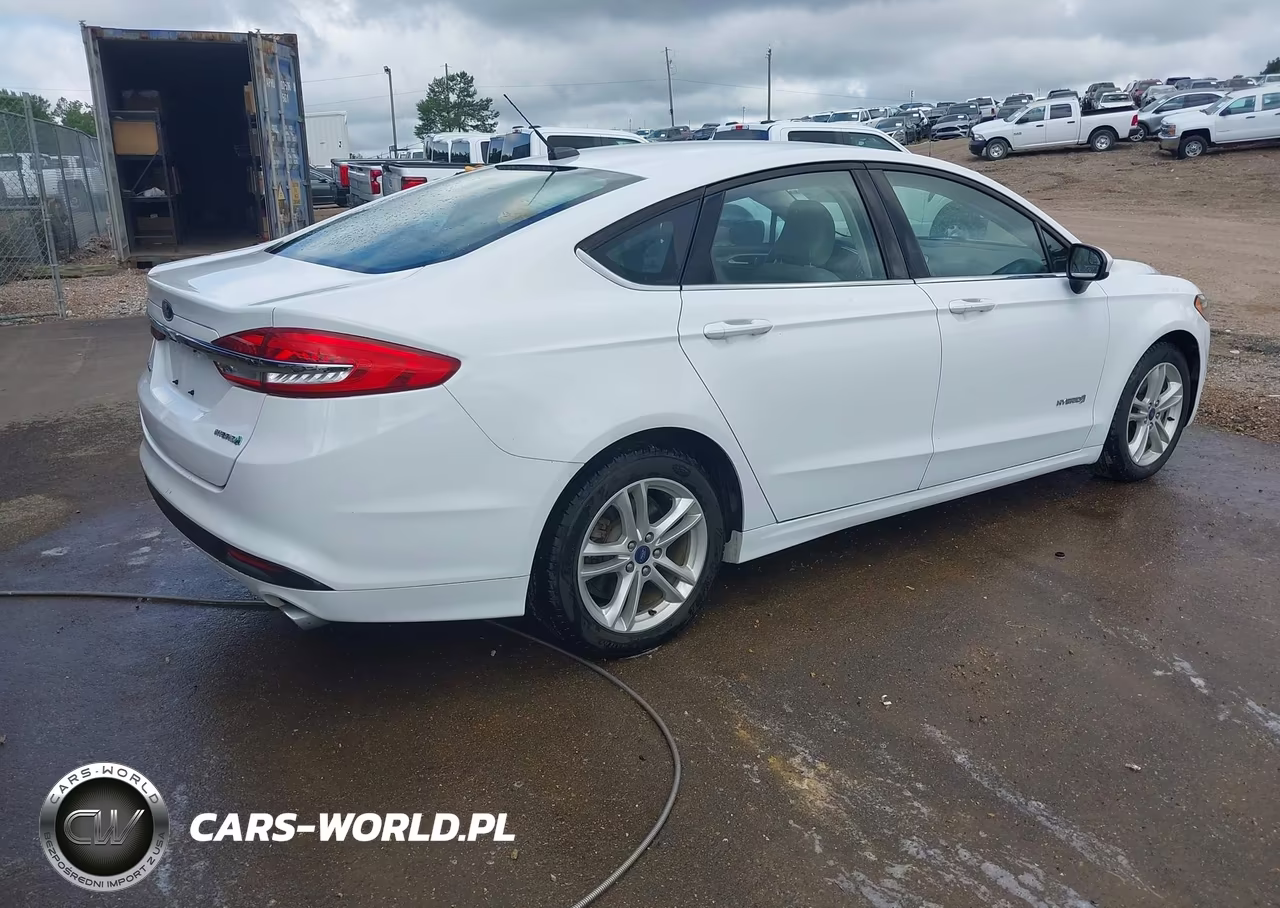 2018 Ford Fusion Hybrid S VIN:3FA6P0UU1JR282059 - 4