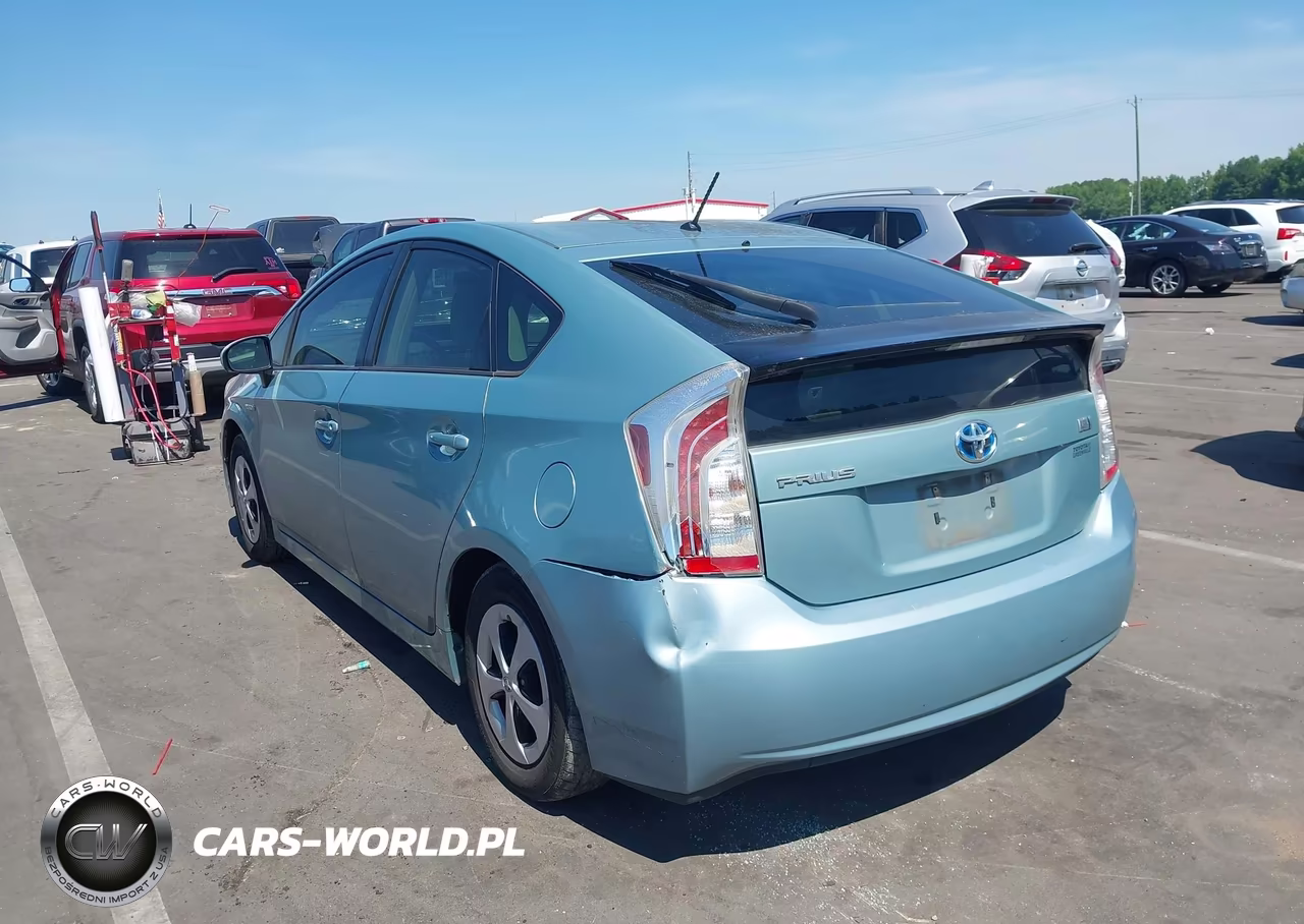 2013 Toyota Prius Two VIN:JTDKN3DU7D1650663 - 3