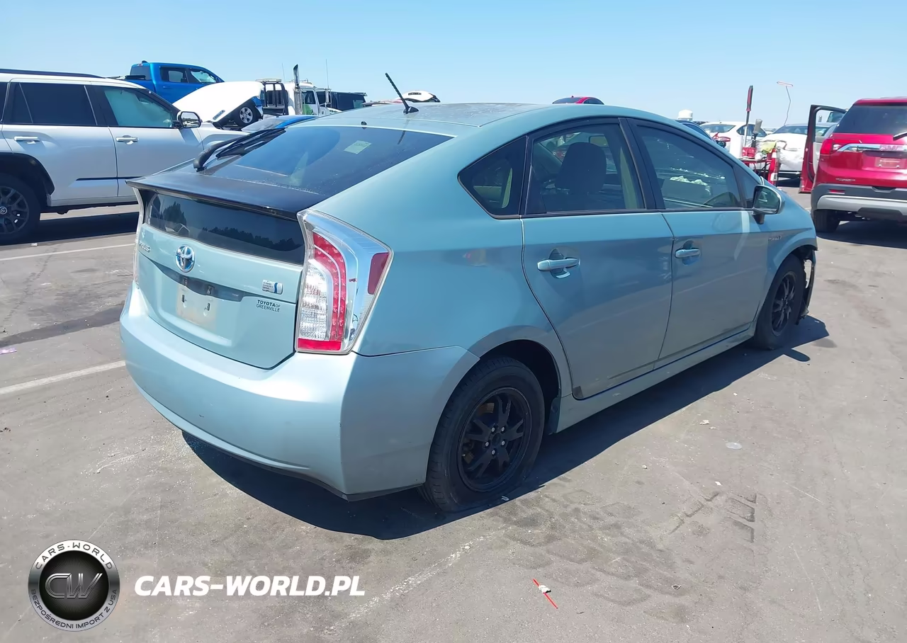 2013 Toyota Prius Two VIN:JTDKN3DU7D1650663 - 4