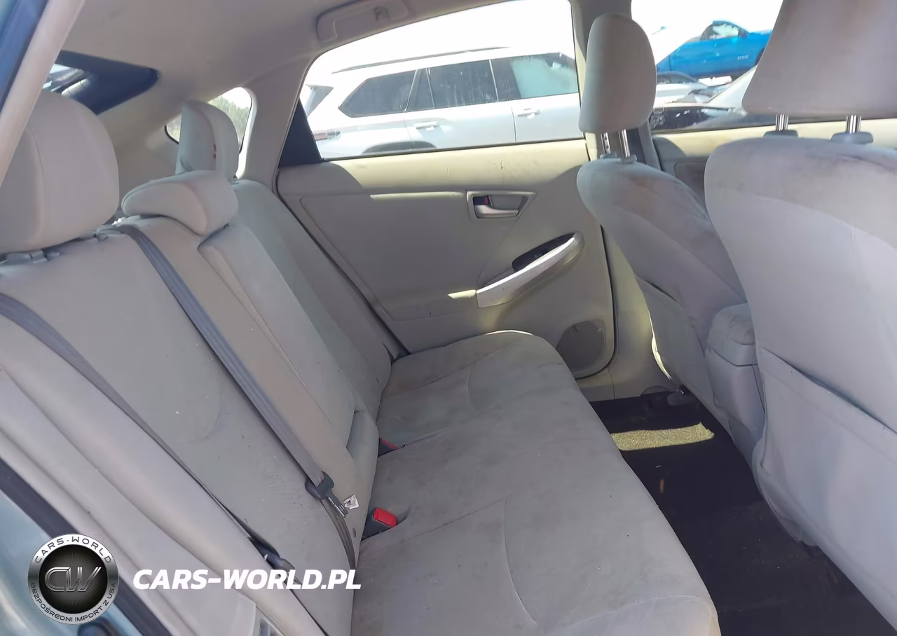 2013 Toyota Prius Two VIN:JTDKN3DU7D1650663 - 8
