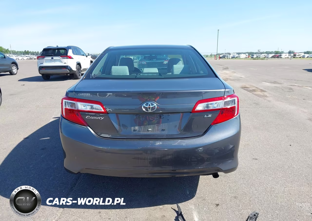 2013 Toyota Camry Le VIN:4T4BF1FK2DR300192 - 17