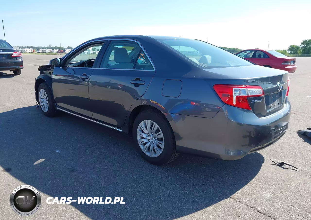 2013 Toyota Camry Le VIN:4T4BF1FK2DR300192 - 3