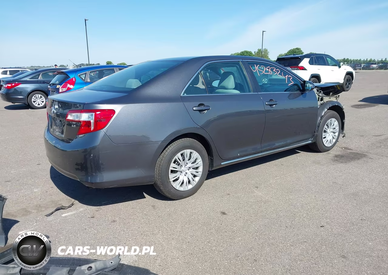 2013 Toyota Camry Le VIN:4T4BF1FK2DR300192 - 4