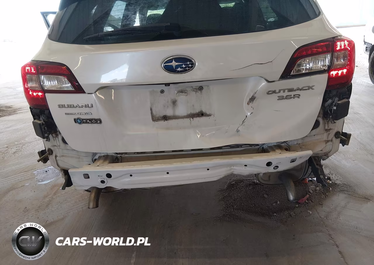 2015 Subaru Outback 3.6R Limited VIN:4S4BSENC2F3289226 - 18