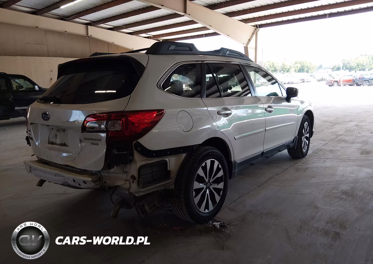 2015 Subaru Outback 3.6R Limited VIN:4S4BSENC2F3289226 - 4