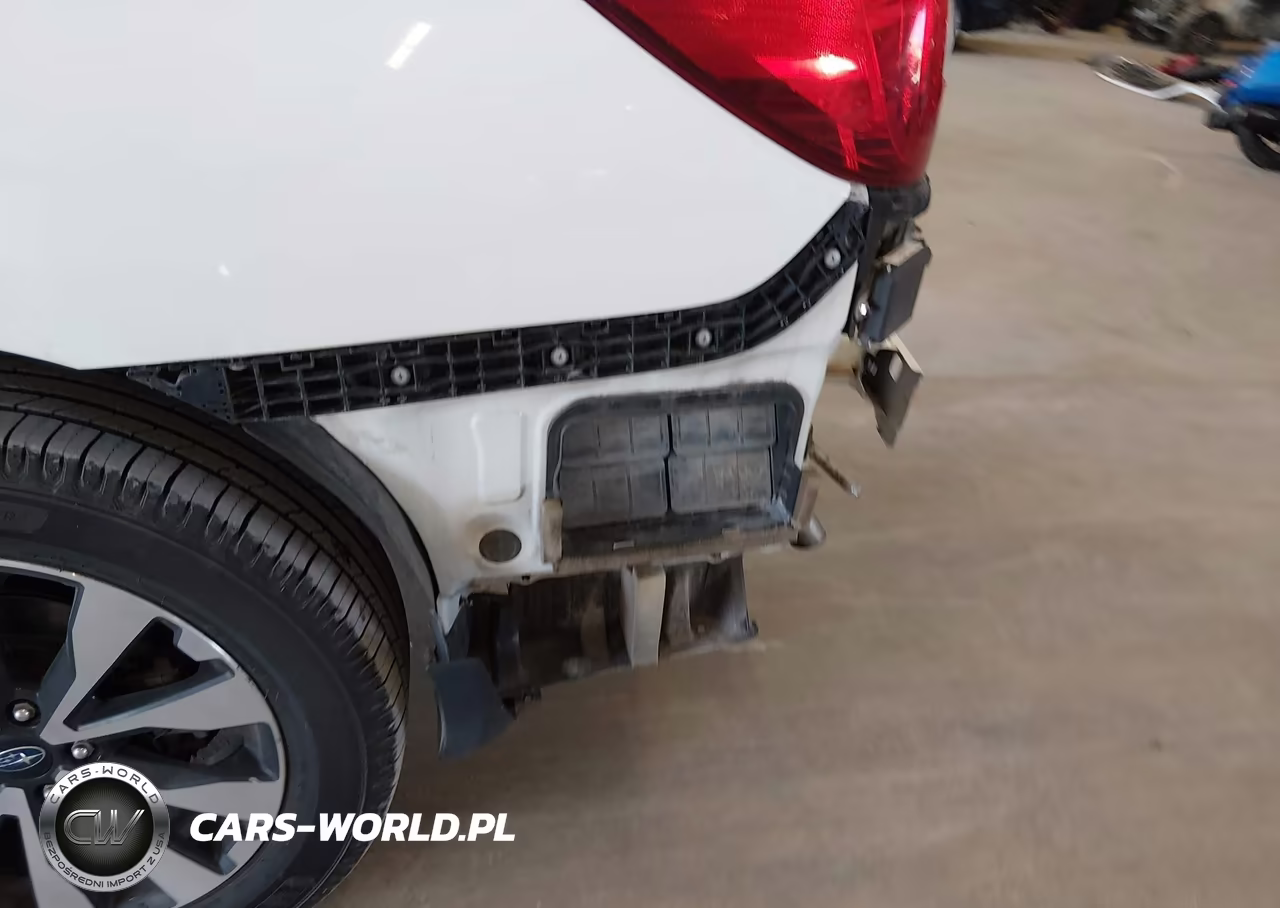 2015 Subaru Outback 3.6R Limited VIN:4S4BSENC2F3289226 - 6
