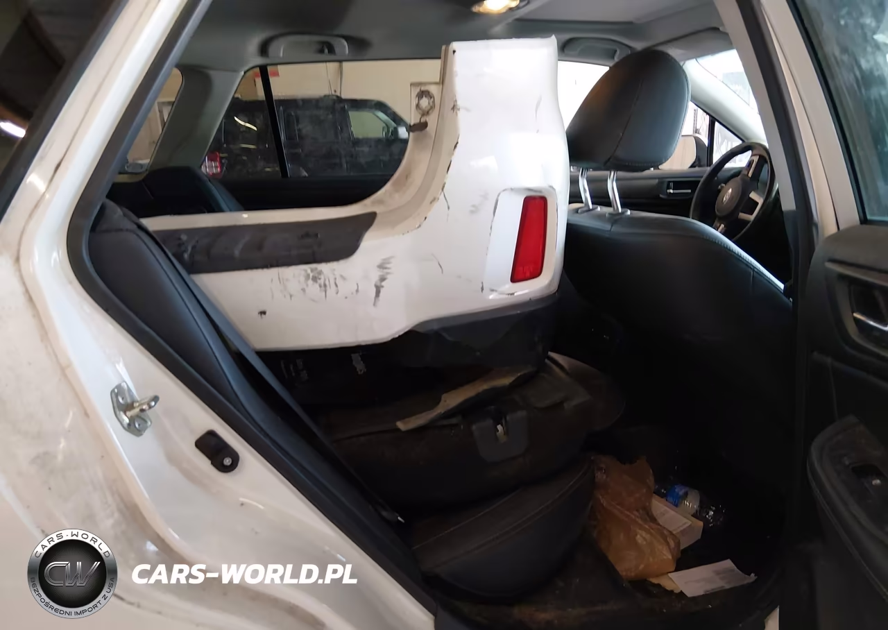 2015 Subaru Outback 3.6R Limited VIN:4S4BSENC2F3289226 - 8