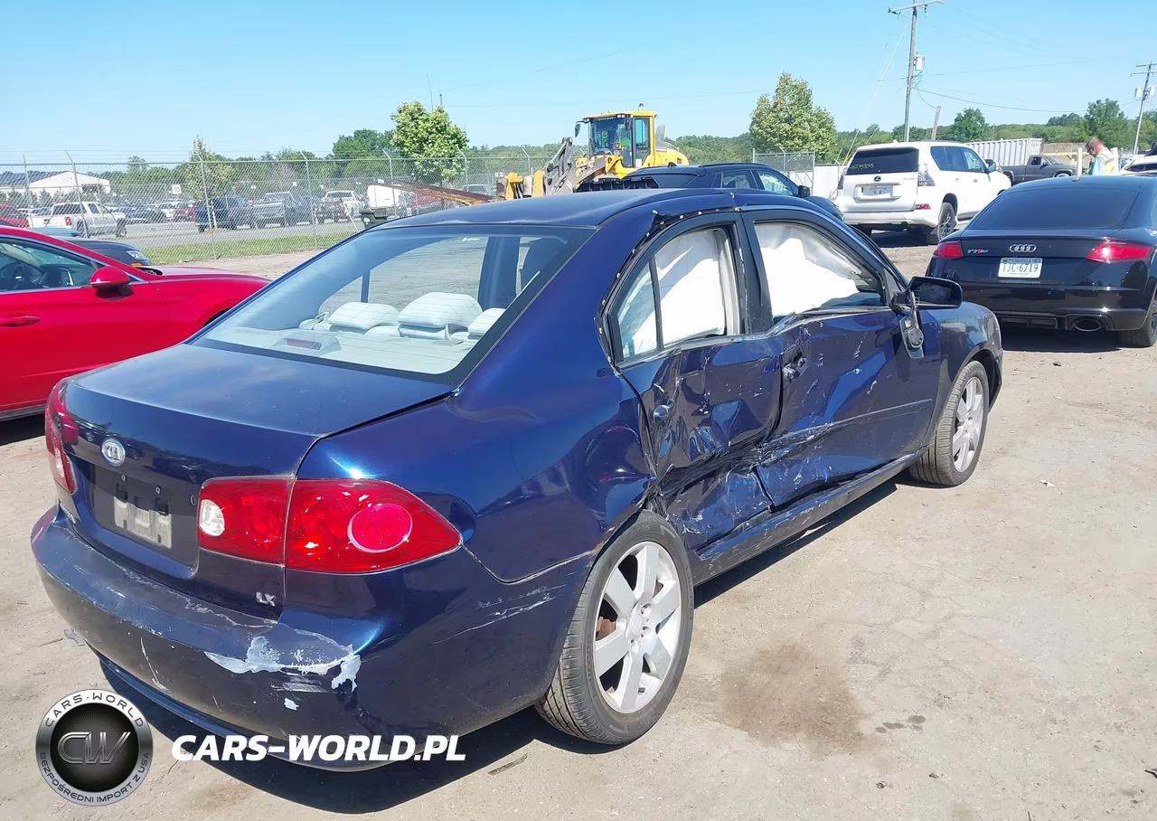 2007 Kia Optima Lx VIN:KNAGE123975114067 - 4