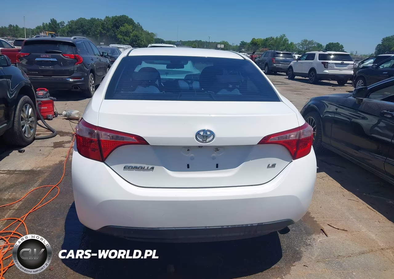 2017 Toyota Corolla Le VIN:2T1BURHEXHC843867 - 17