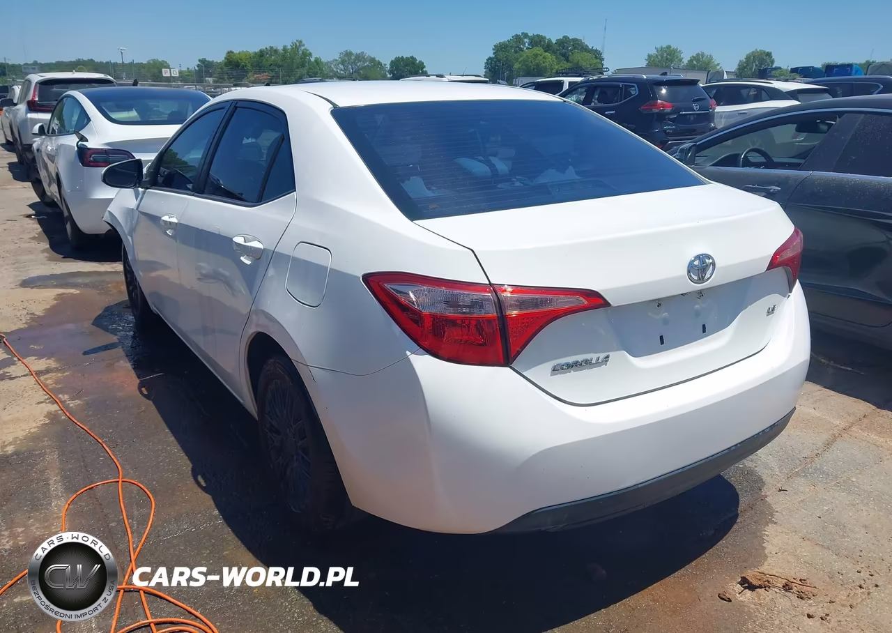 2017 Toyota Corolla Le VIN:2T1BURHEXHC843867 - 3