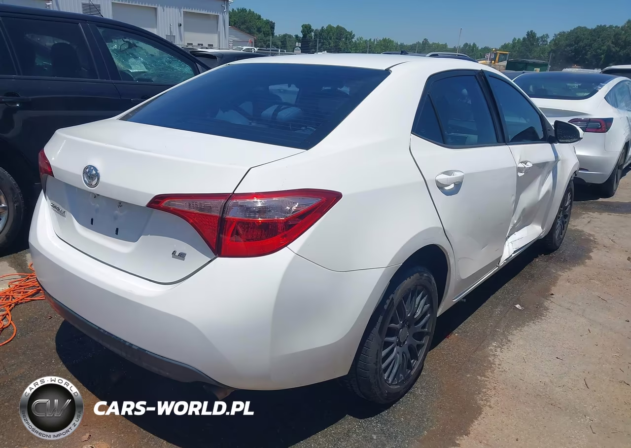 2017 Toyota Corolla Le VIN:2T1BURHEXHC843867 - 4