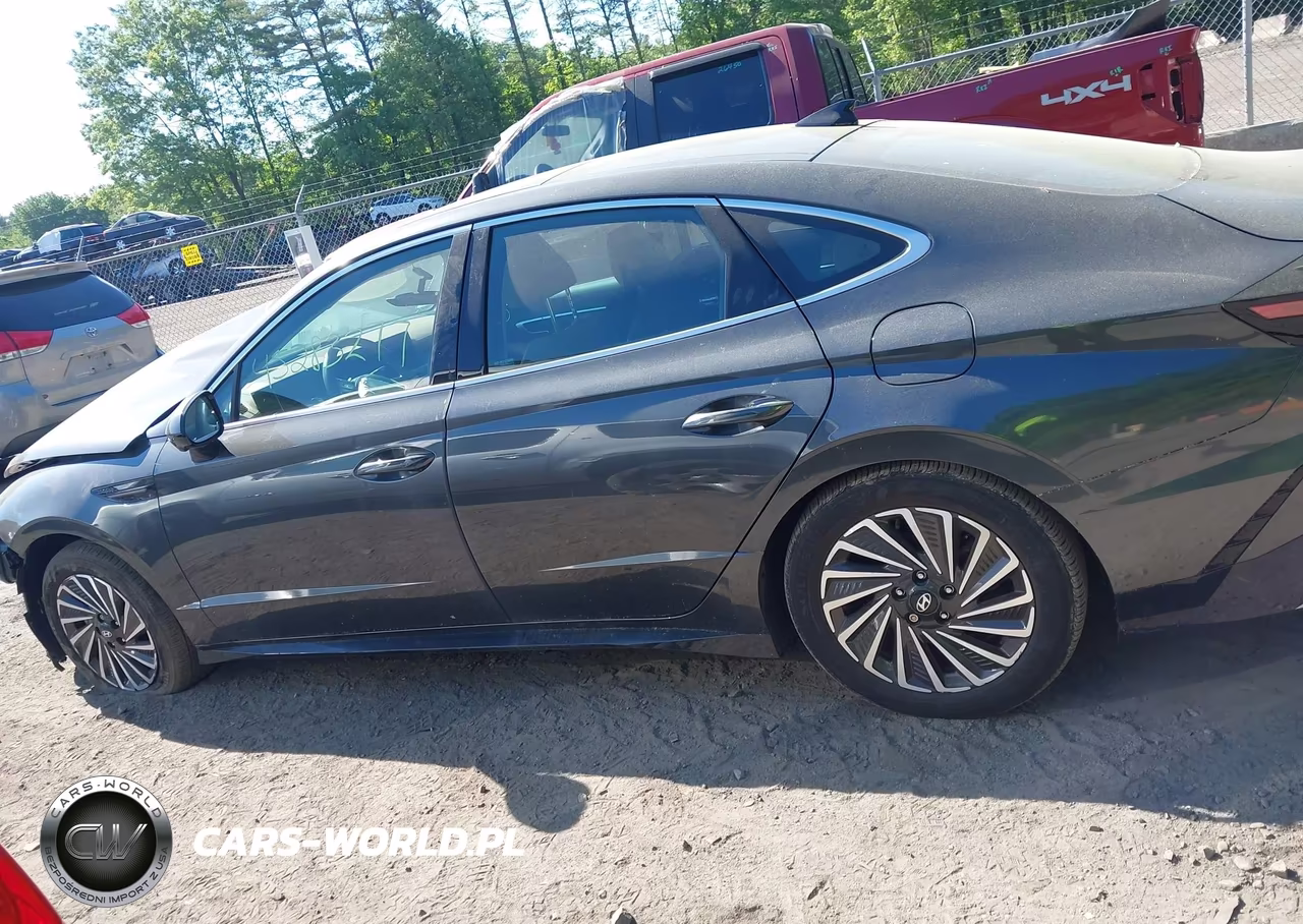 2025 Hyundai Sonata Hybrid Limited VIN:KMHL54JJ2SA104124 - 14