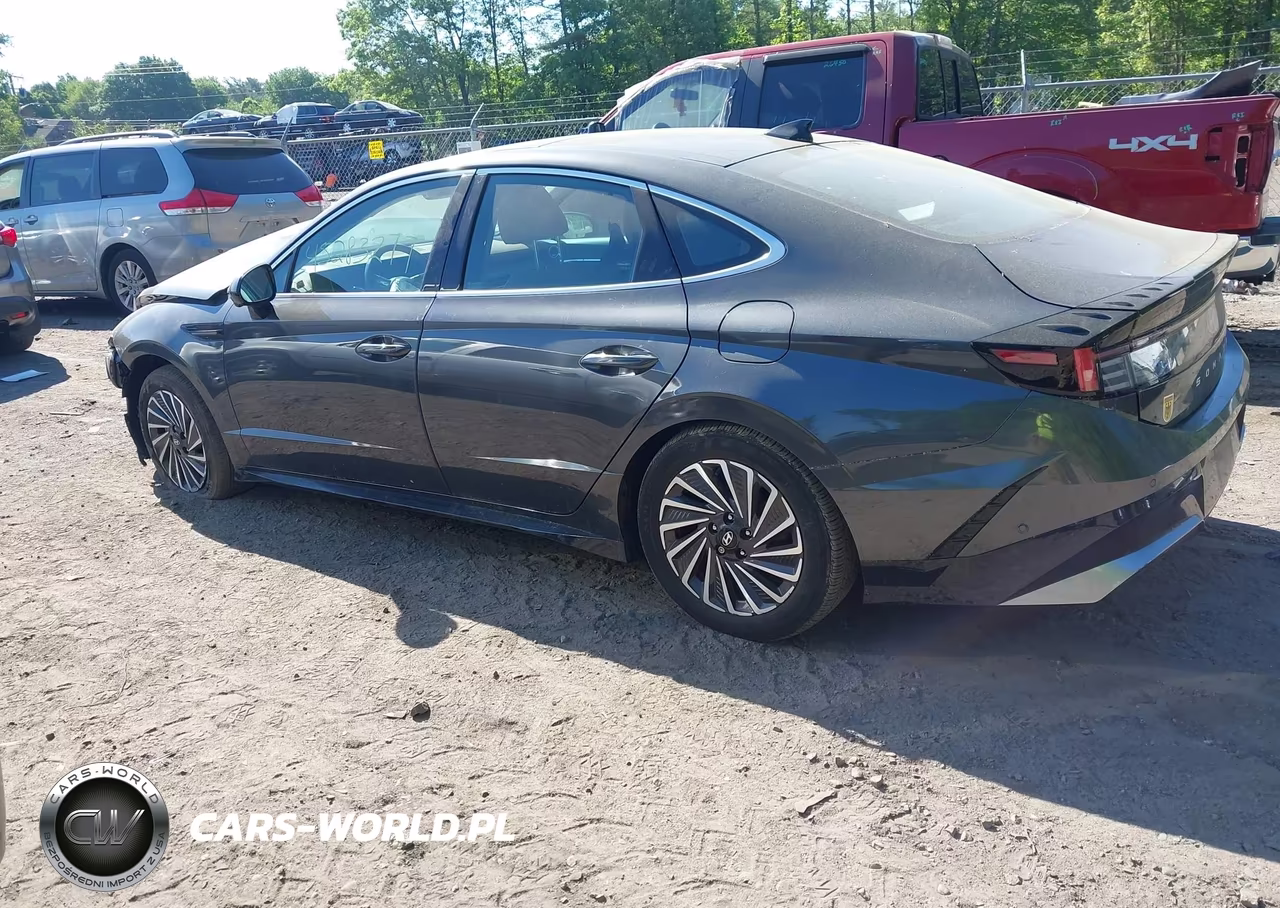 2025 Hyundai Sonata Hybrid Limited VIN:KMHL54JJ2SA104124 - 3