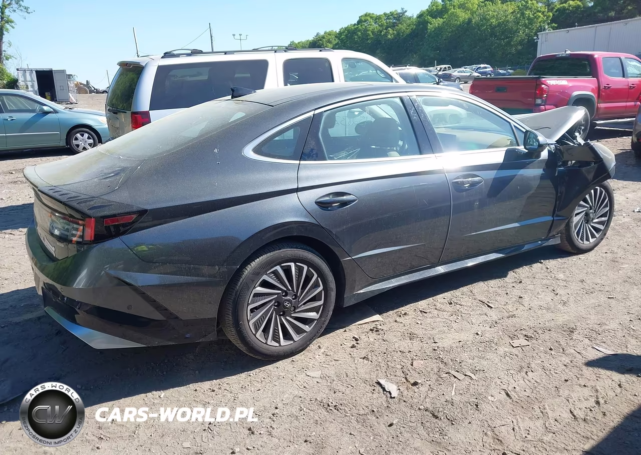 2025 Hyundai Sonata Hybrid Limited VIN:KMHL54JJ2SA104124 - 4