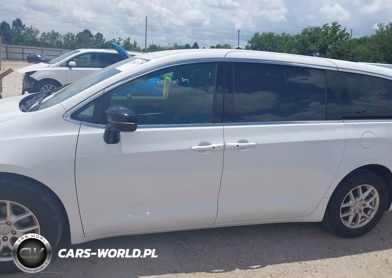 2025 Chrysler Pacifica Select VIN:2C4RC1BG7SR578930 - 14