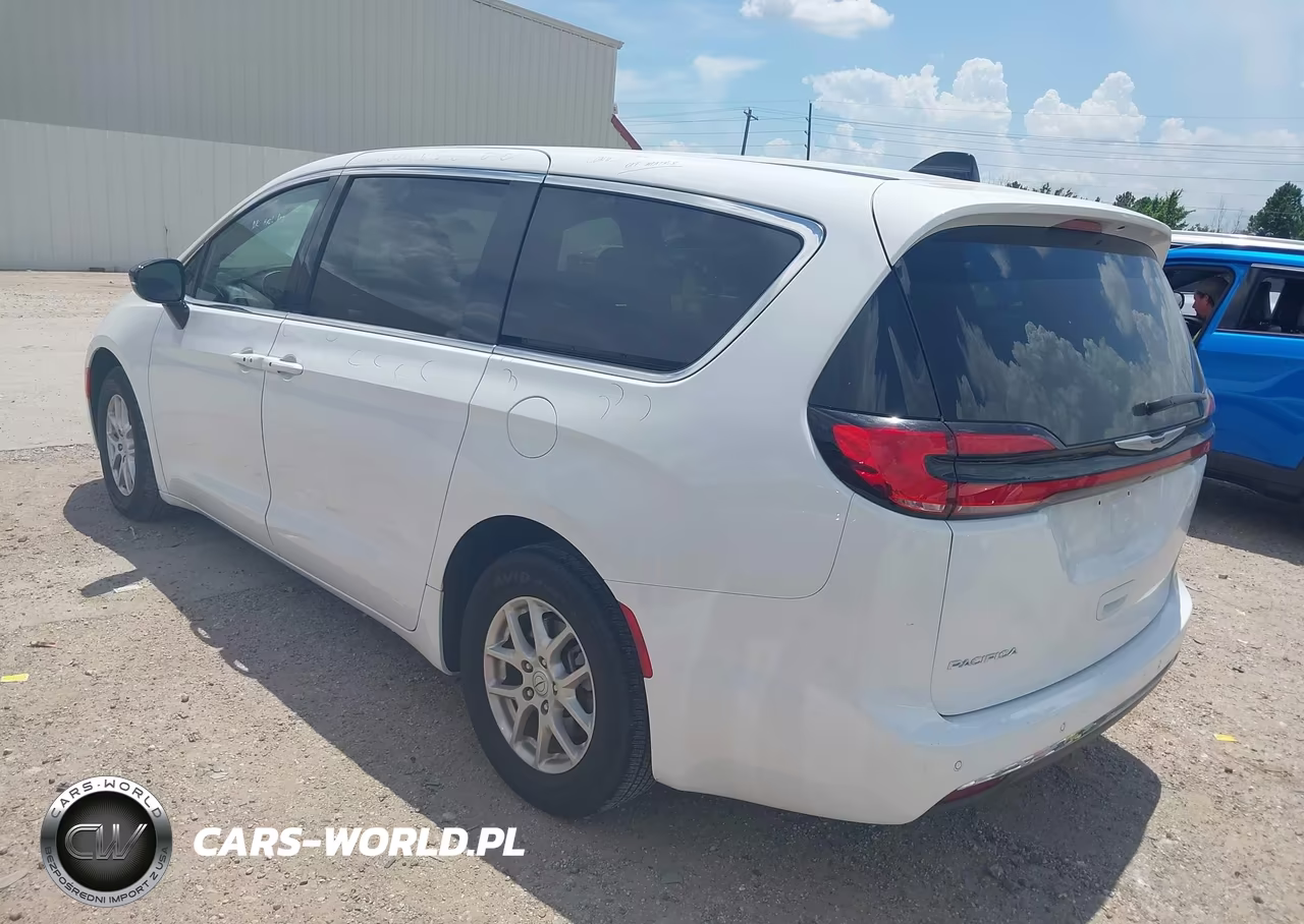 2025 Chrysler Pacifica Select VIN:2C4RC1BG7SR578930 - 3