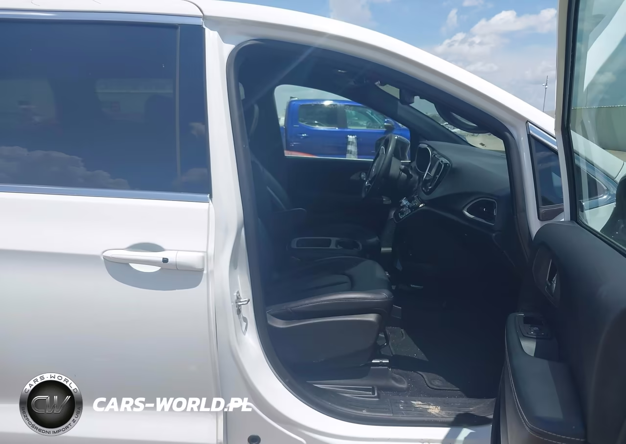 2025 Chrysler Pacifica Select VIN:2C4RC1BG7SR578930 - 5