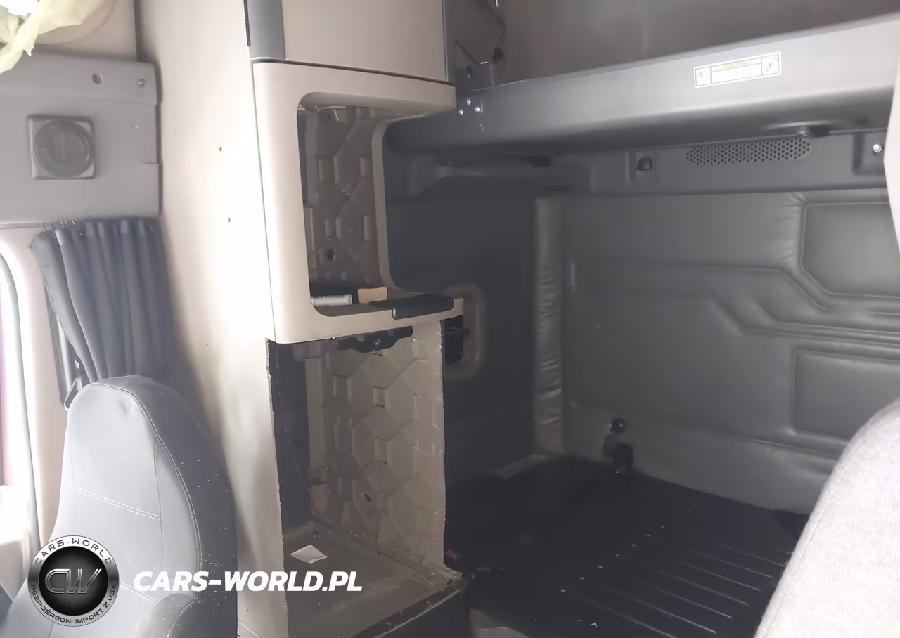 2013 Freightliner Cascadia 125 VIN:3AKJGLDRXDSBA4389 - 6