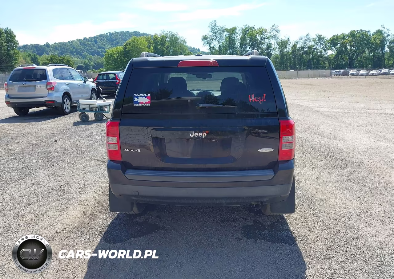2015 Jeep Patriot Latitude VIN:1C4NJRFBXFD184686 - 16