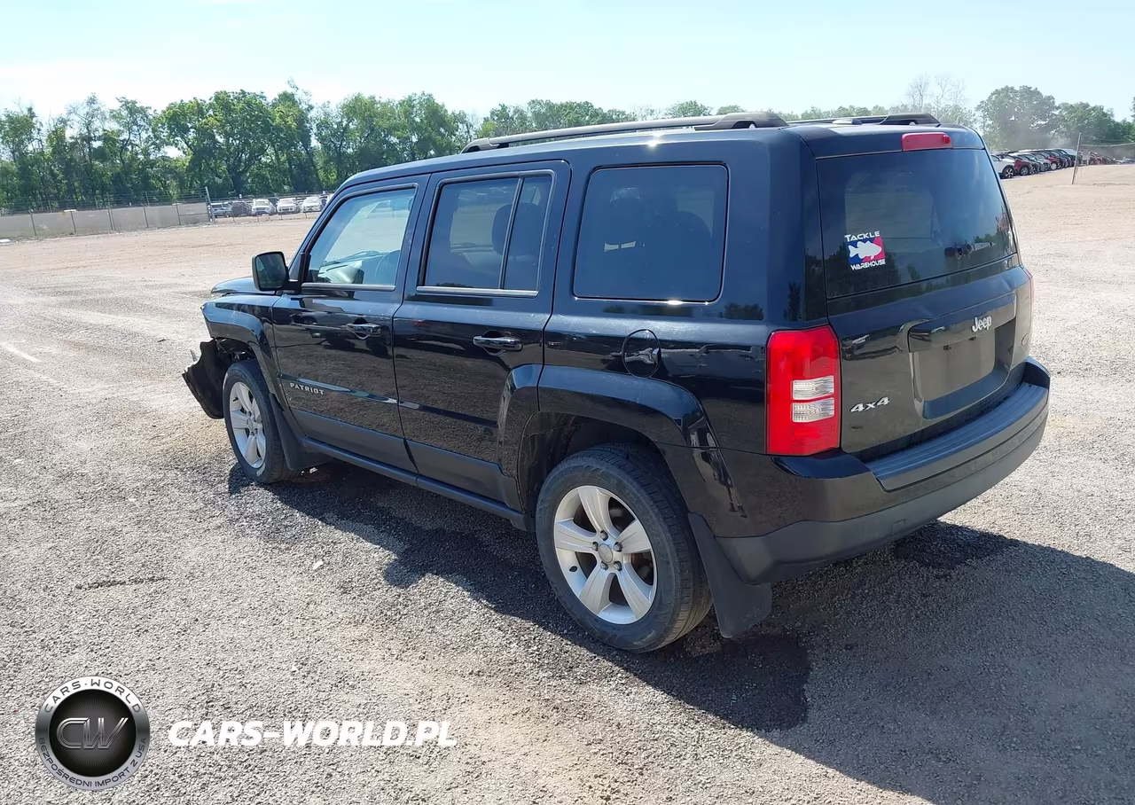 2015 Jeep Patriot Latitude VIN:1C4NJRFBXFD184686 - 3