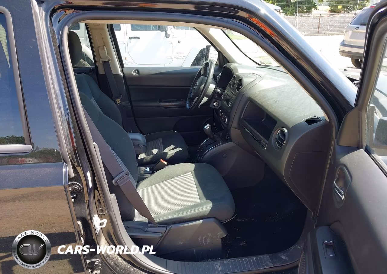 2015 Jeep Patriot Latitude VIN:1C4NJRFBXFD184686 - 5