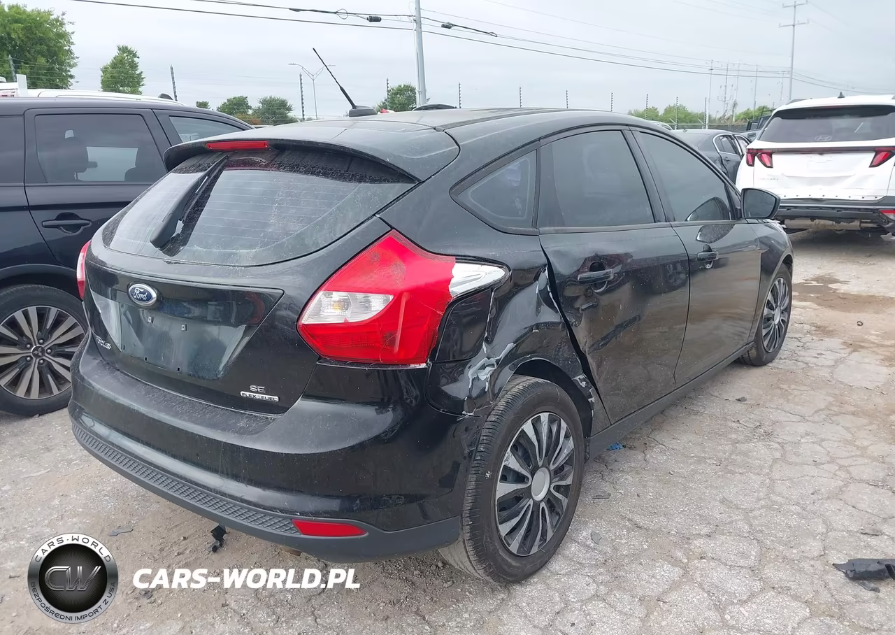 2012 Ford Focus Se VIN:1FAHP3K23CL374240 - 4