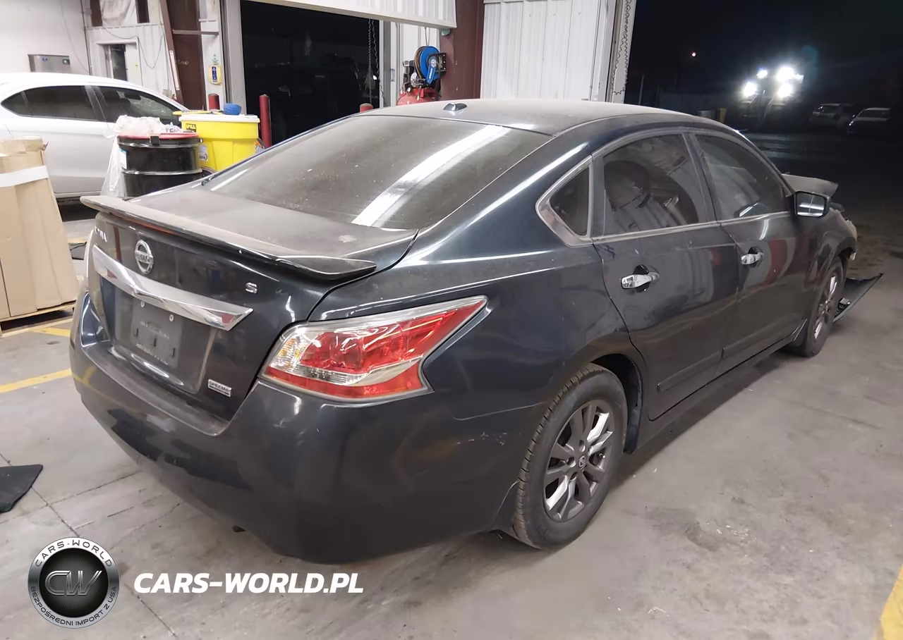2015 Nissan Altima 2.5 S VIN:1N4AL3AP4FN896183 - 4