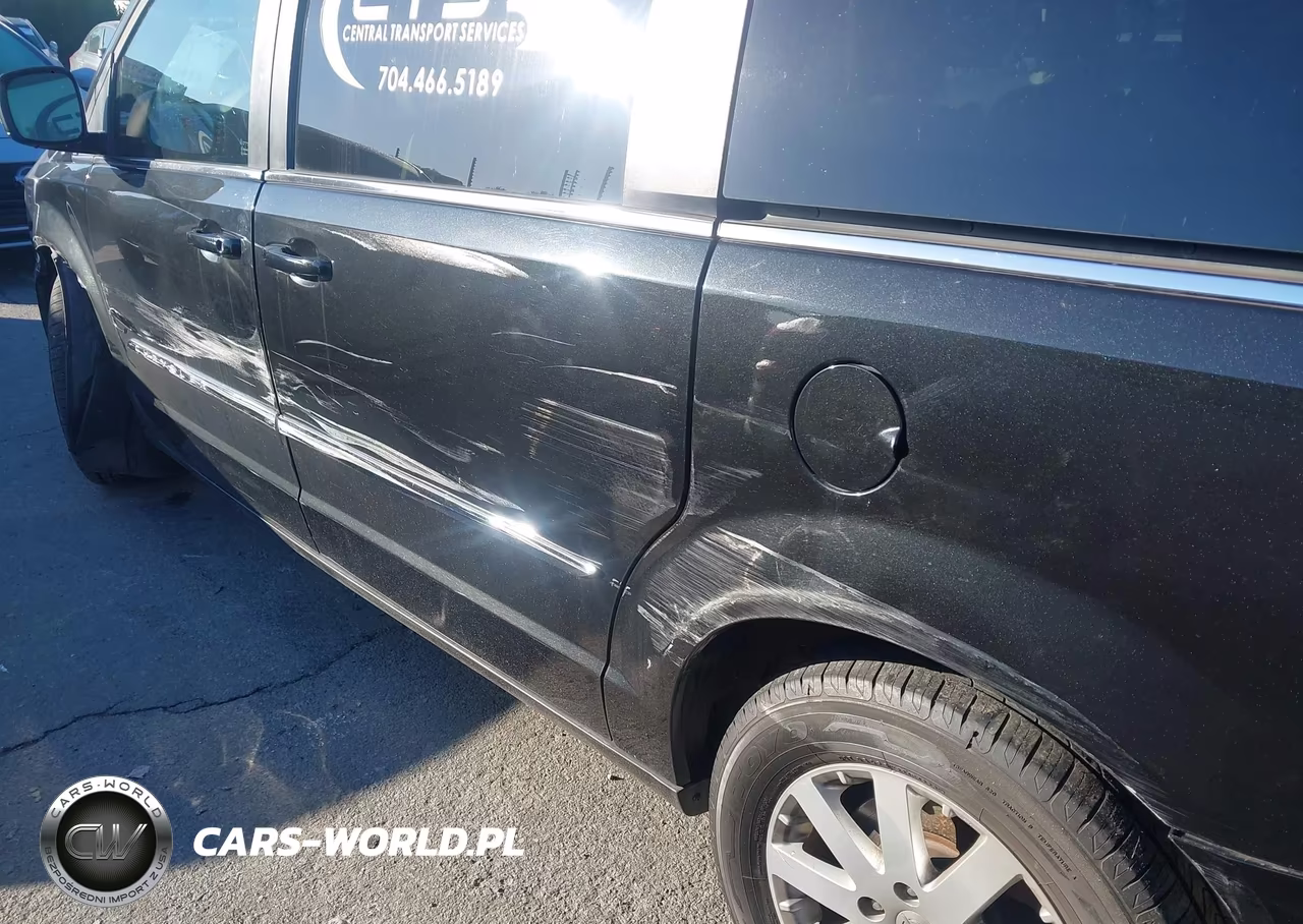 2013 Chrysler Town & Country Touring VIN:2C4RC1BG4DR689972 - 6