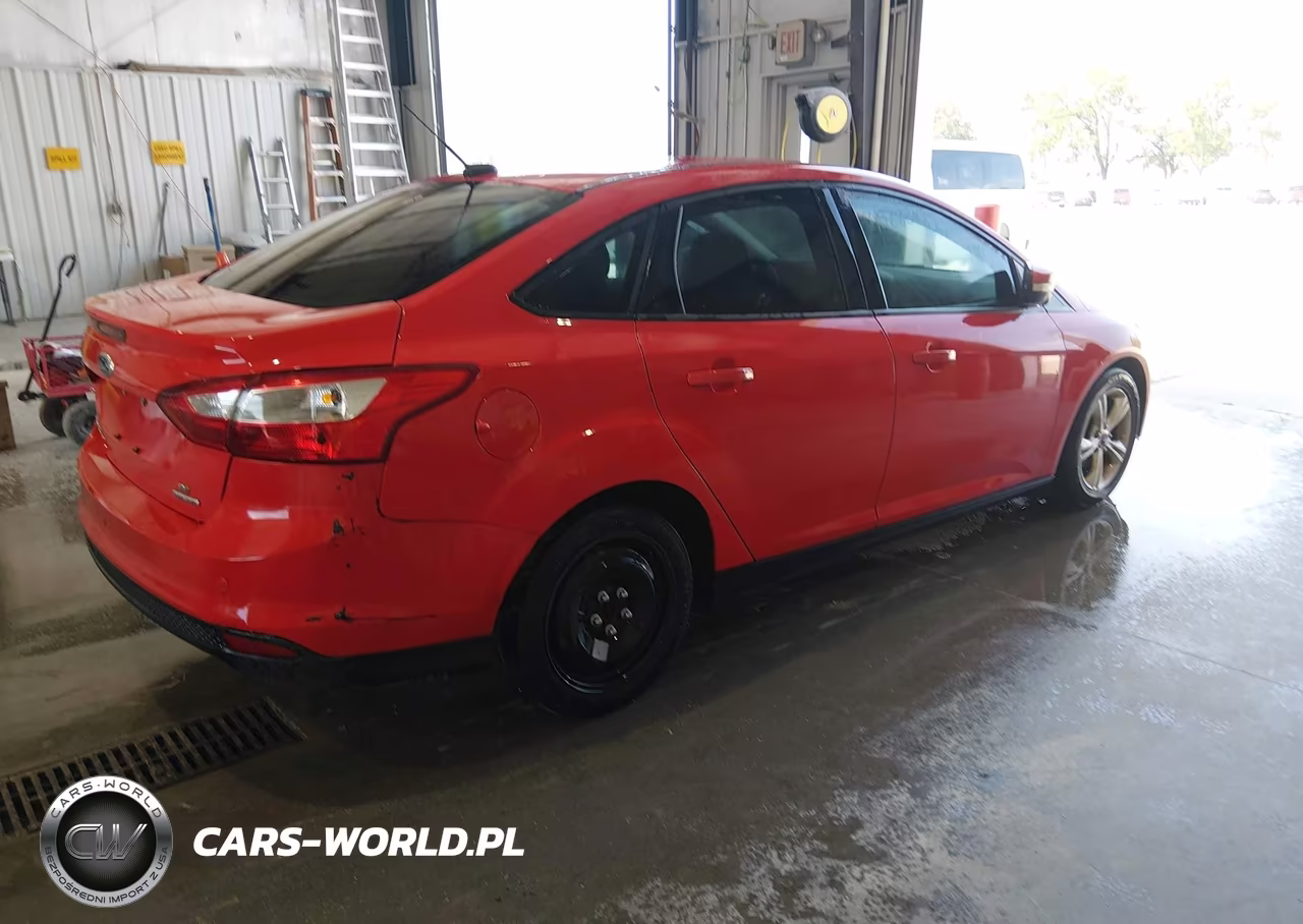 2014 Ford Focus Se VIN:1FADP3F23EL167360 - 4