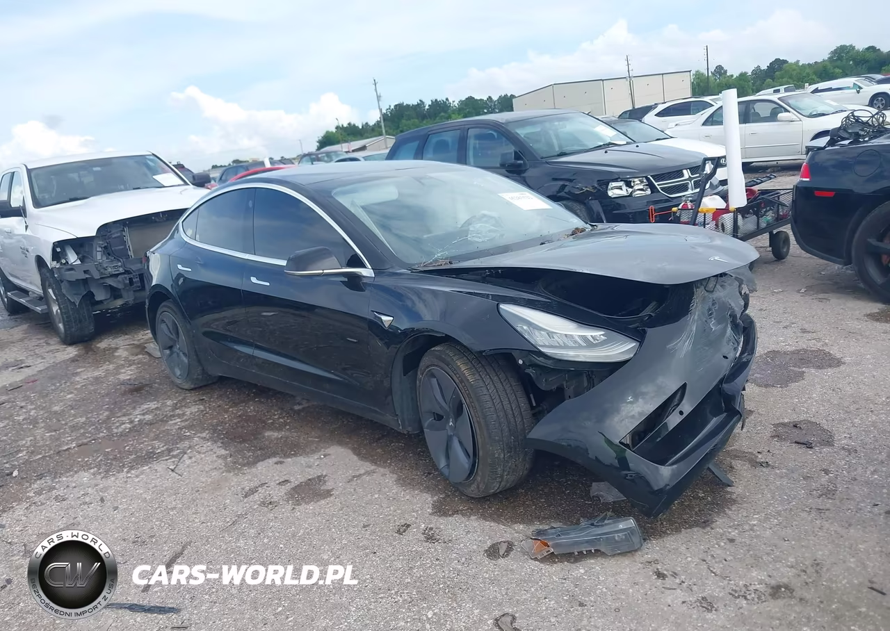 2018 Tesla Model 3 Long Range-Mid Range – zdjęcie 1 z 15