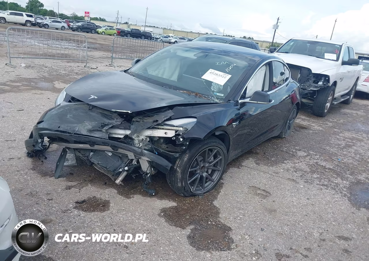 2018 Tesla Model 3 Long Range-Mid Range VIN:5YJ3E1EA5JF152056 - 2