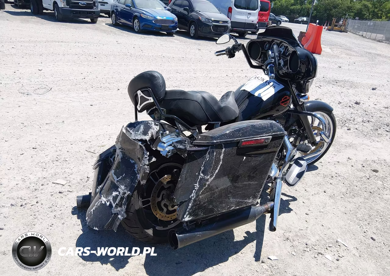 2014 Harley-Davidson Flhxs Street Glide Special VIN:1HD1KRM11EB672374 - 4