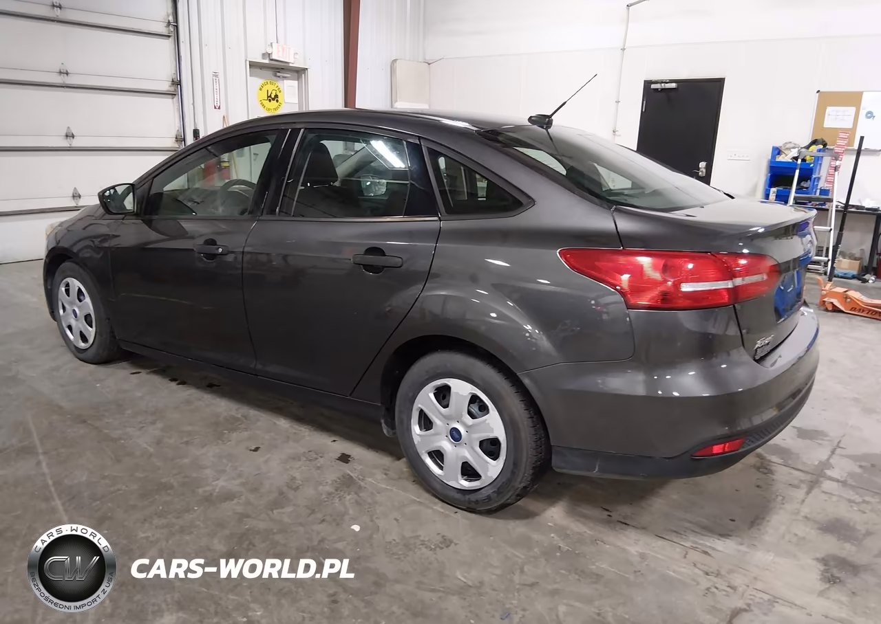 2017 Ford Focus S VIN:1FADP3E20HL252971 - 3