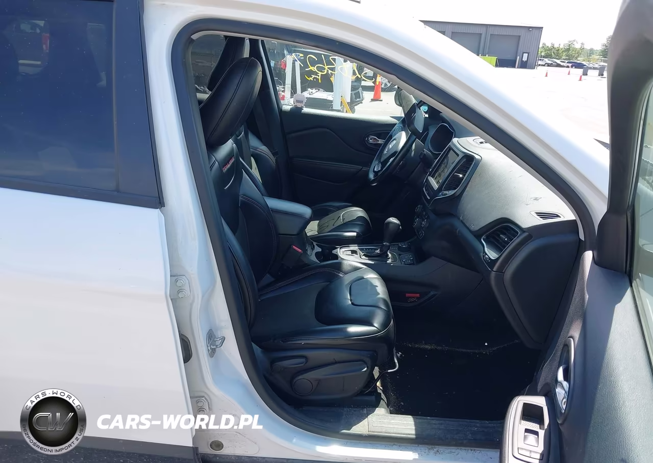 2019 Jeep Cherokee Trailhawk 4X4 VIN:1C4PJMBX6KD415476 - 5