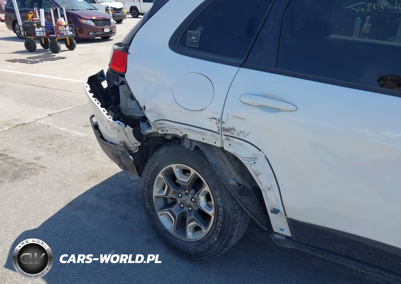 2019 Jeep Cherokee Trailhawk 4X4 VIN:1C4PJMBX6KD415476 - 6