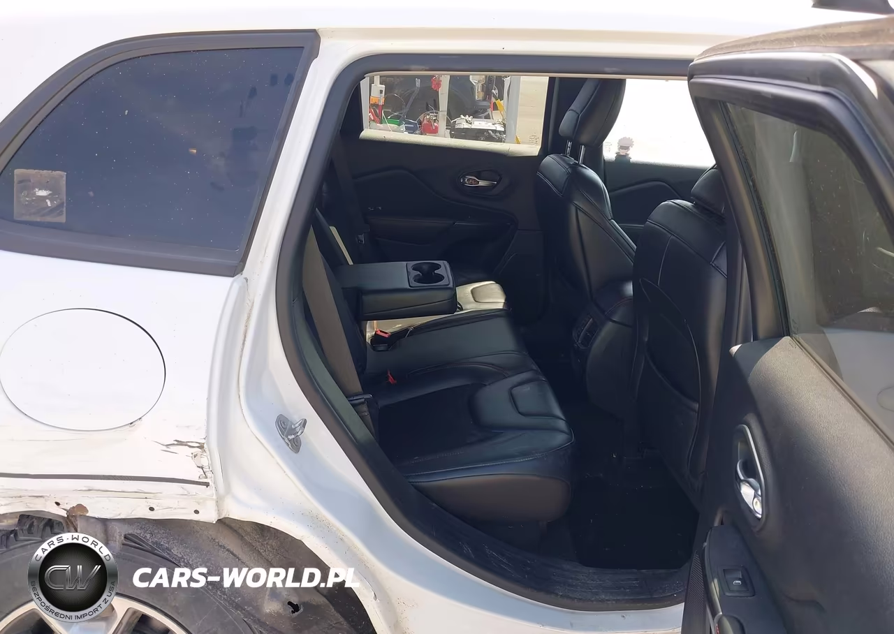 2019 Jeep Cherokee Trailhawk 4X4 VIN:1C4PJMBX6KD415476 - 8