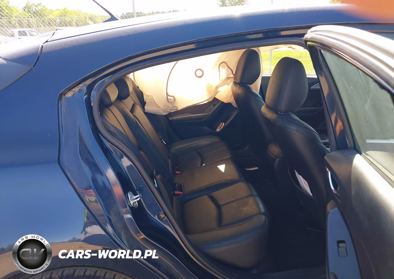 2018 Mazda Mazda3 Touring VIN:3MZBN1L33JM258286 - 8